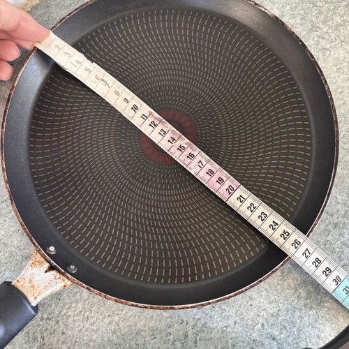 Tefal nonstick pans used, set of 2 with protective base