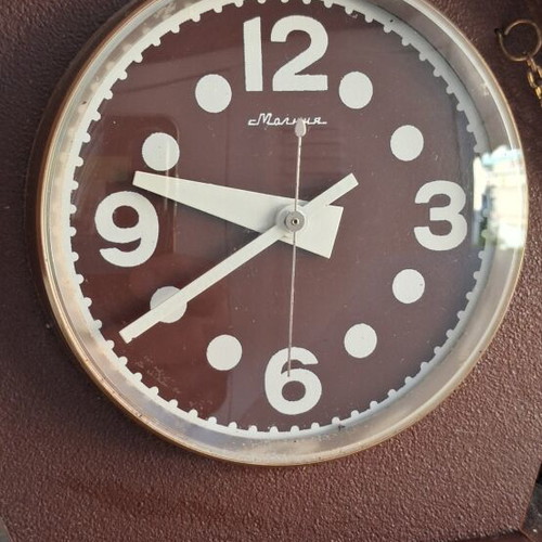 Molniya retro 1980 analog table clock