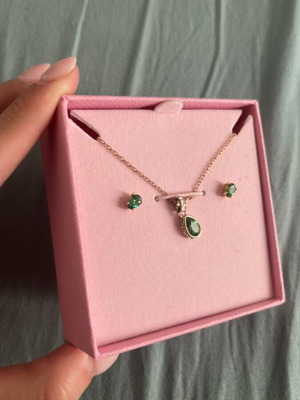Swarovski necklace and earrings set green and gold, like new