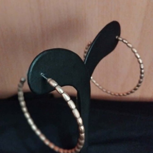 Hoop earrings like new, gold color, 5 cm diameter