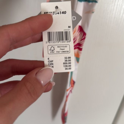 Roxy two piece bikini new, size M