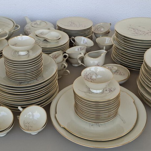 Heinrich Bavaria Porcelain Dinner, Tea, and Coffee Set like new Madeline 1950-1960