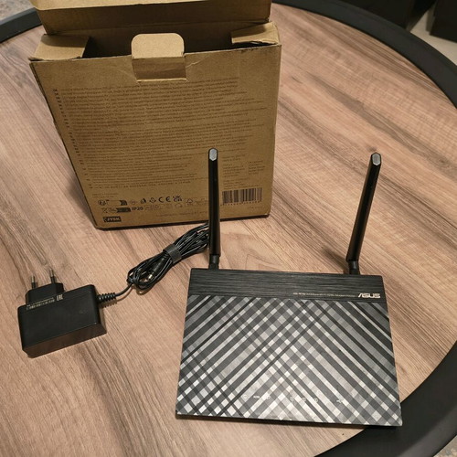 Asus DSL-N14U Wireless ADSL2+ Modem Router like new with 4 Ethernet ports