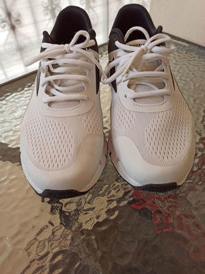 Αθλητικά παπούτσια Reebok Zig σαν καινούργια, άσπρο και μαύρο