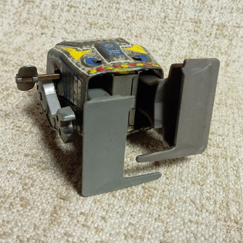 Robot Mini wind-up metal vintage toy used, working order