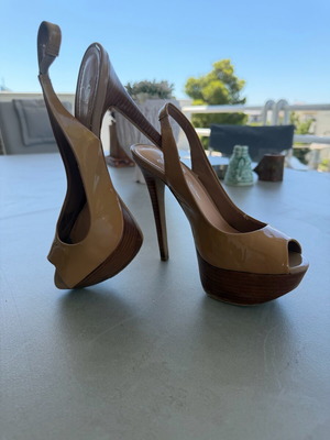 Jessica Simpson nude patent slingback platform heels size 37 used