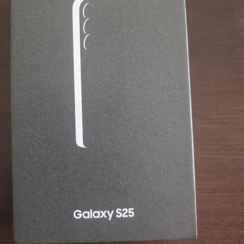 Samsung S25 like new, silver, 128GB, Dual SIM