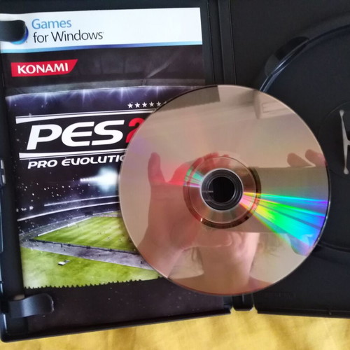Pro Evolution Soccer 2011 PC DVD like new