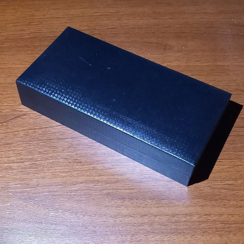 Collectible OASTH velvet case with lighter and pen new