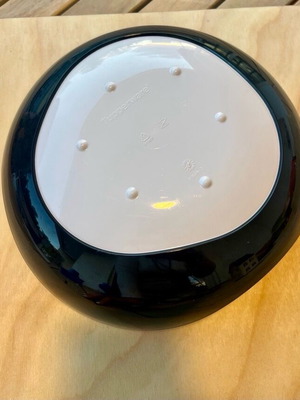 Tupperware Allegra serving bowl new, black and white
