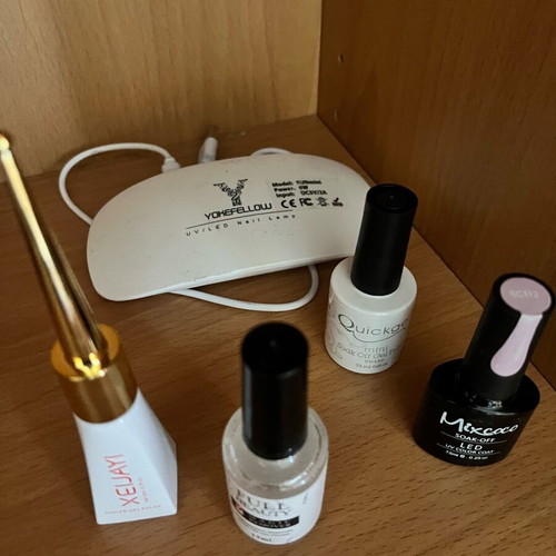 Uv lamp and semi-permanent nail polishes new