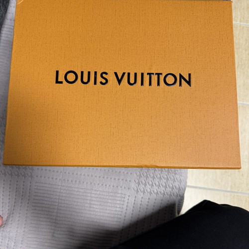 Lv trainers size 44 used, sneakers