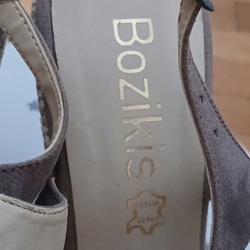 Bozikis beige suede high platform sandals like new, size 40