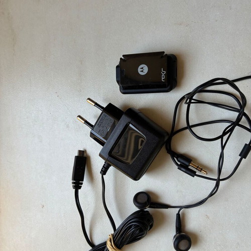 Motorola Bluetooth Headphones with FM Radio like new