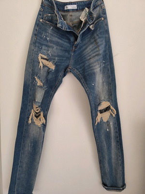 Zara jeans with rips, size 38, like new