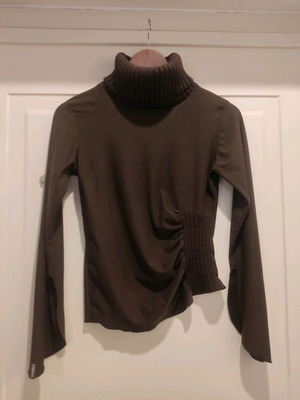 Women's turtleneck blouse like new, brown, size M