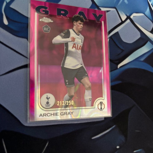2024-25 Topps Chrome UEFA Archie Gray RC Pink Lava Refractor card like new