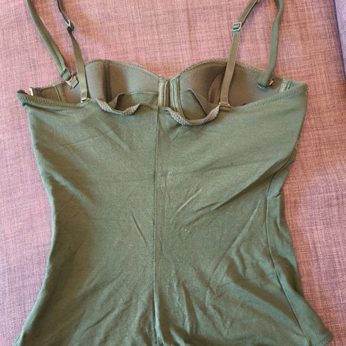Πράσινο μπούστο Intimissimi με αποσπώμενες τιράντες σαν καινούργιο, μέγεθος Medium