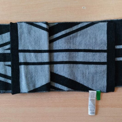 United Colors of Benetton scarf with England flag design, grey and black