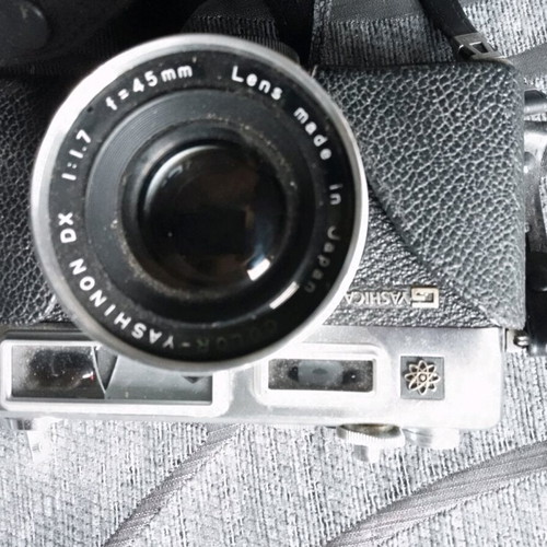 YASHICA Electro 35 vintage camera used with broken glass
