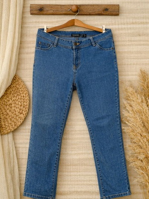 Esmara women's jeans medium size like new, classic fit, blue