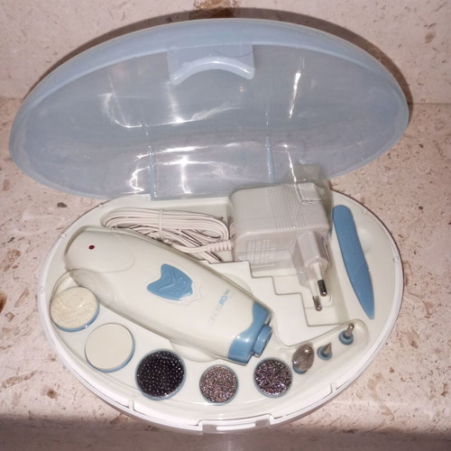 CiaTronic electric manicure and pedicure set with 9 attachments new