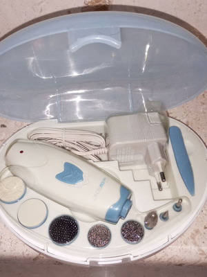 CiaTronic electric manicure and pedicure set with 9 attachments new