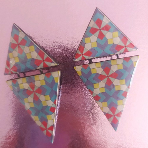 Stavroula Kavalierou earrings like new, made of liquid glass, multicolored