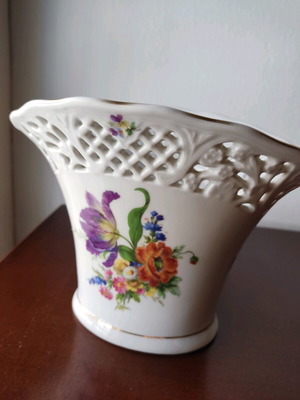 Schumann Artsberg porcelain hand-painted like new with flowers