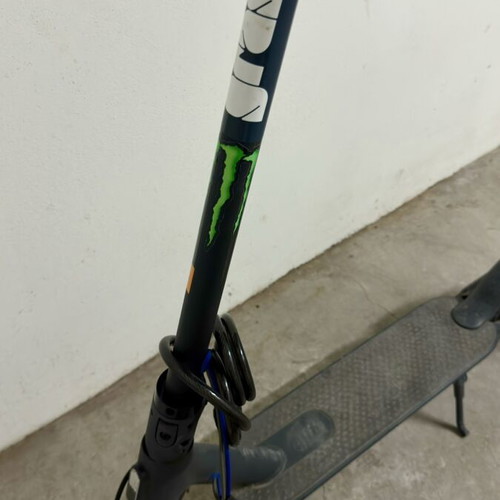 Xiaomi Mi Electric Scooter with Cable Lock and Charger
