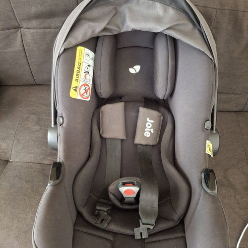 Joie i-Snug 2 baby car seat like new with adapters