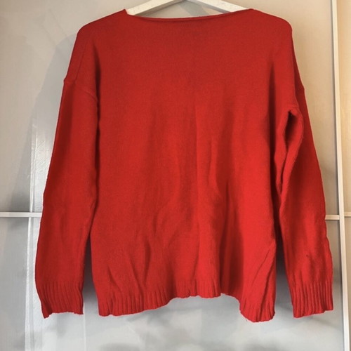 Red wide pullover with V neck like new, size medium