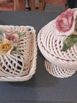 Decorative items used, set of 2 with beautiful lids