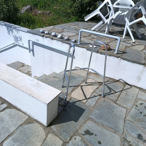 Pi aluminum walking aid like new, stable
