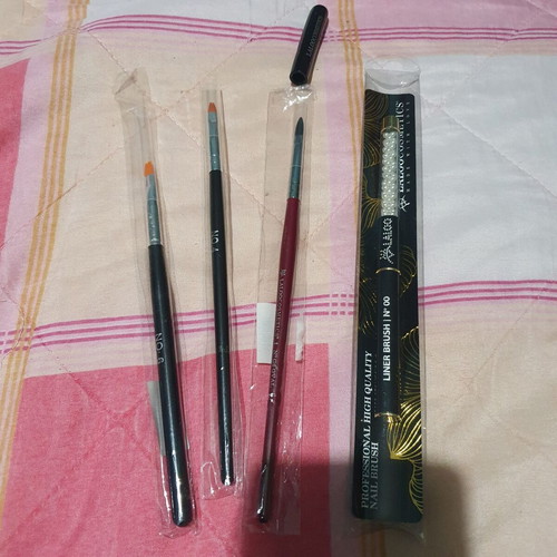Nail brush set new, 4 items