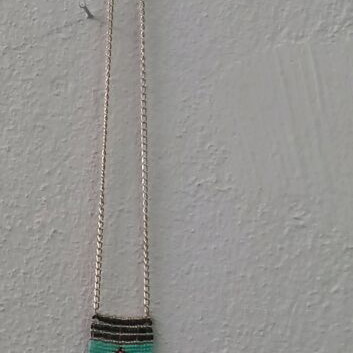 Necklace with chain colorful in excellent condition