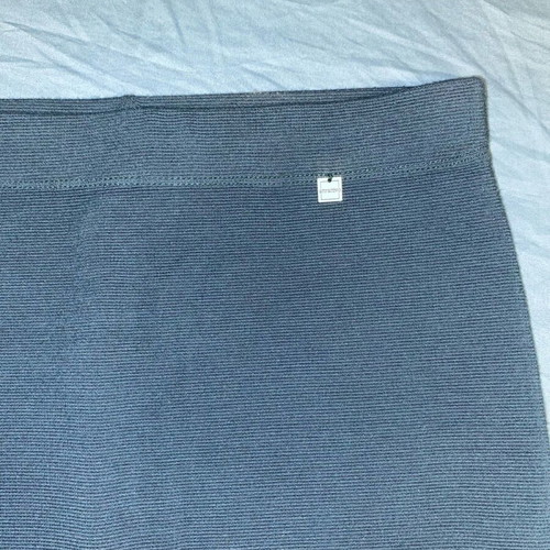 Attrattivo pencil skirt ribbed in cypress, like new