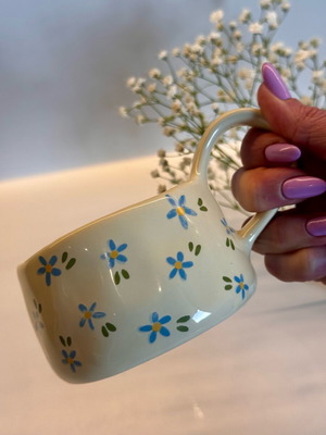 Ceramic mug in excellent condition