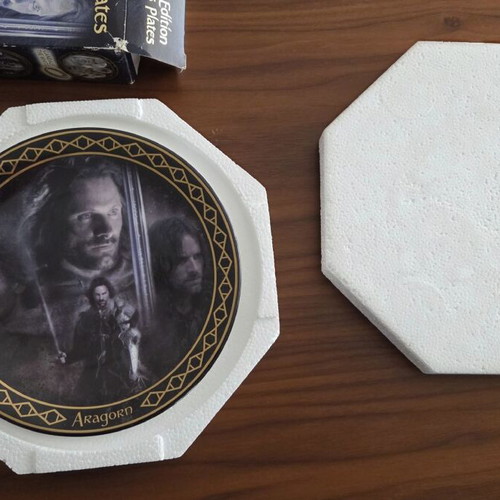 Numbered collectible Lord of the Rings Aragorn plate new