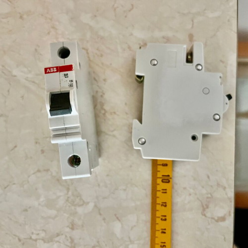 Electrical supplies new, 13 pieces with ABB circuit breakers