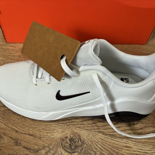 Nike women's sports shoes new, white size 40