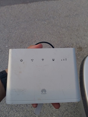 Huawei 4G μόντεμ με υποδοχή κάρτας SIM σαν καινούργιο