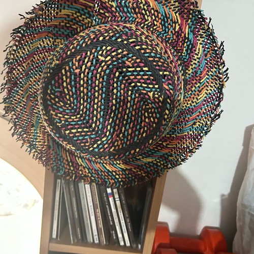 Echo straw hat good quality multicolor new
