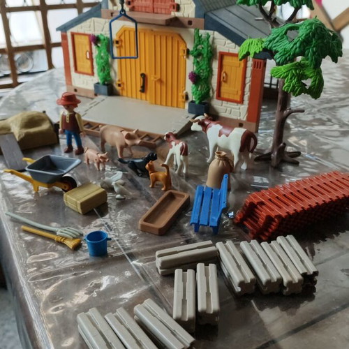 Playmobil 3072 αγροτικό σετ μεταχειρισμένο, πολύ καλή κατάσταση με μικρές ελλείψεις