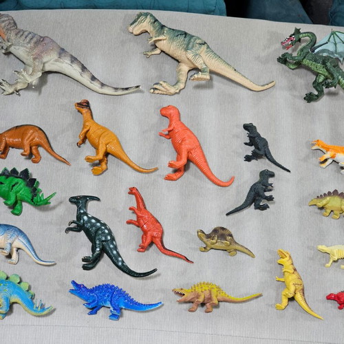 Dinosaur figures used, set of 5 to 25 pieces