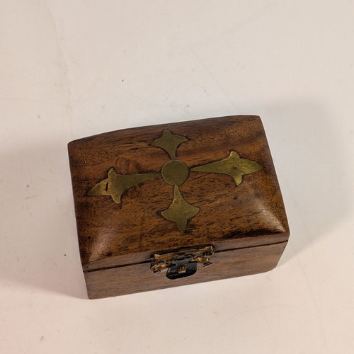 Wooden incense box used with bronze details 7.5x5x5.5cm