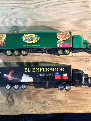 MACK trucks 1/87 like new, set of two