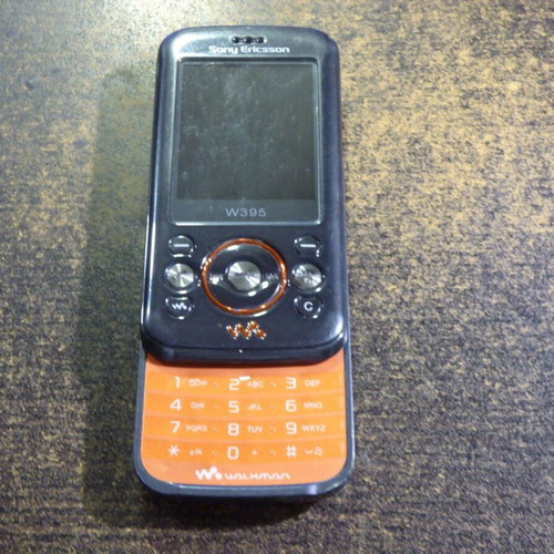 Κινητό τηλέφωνο Sony Ericsson W395 μεταχειρισμένο χωρίς φορτιστή