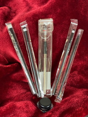 Σετ μακιγιάζ 6 τεμαχίων με 5 πινέλα και gel liner μαύρου χρώματος καινούργιο