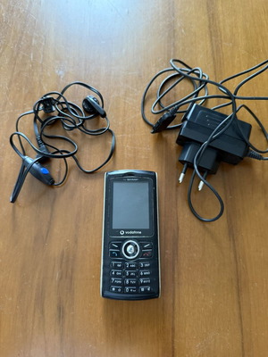 Sharp GX 17 Vodafone mobile phone